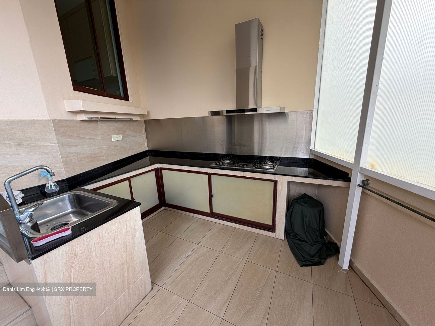 Phillips Avenue (D19), Semi-Detached #573036171